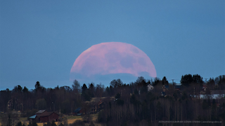 Wow, check out the giant full moon rising
